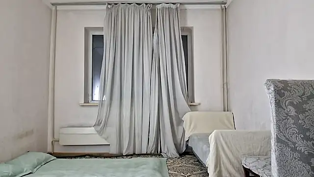 Snapshot of Lyndasilk chatting on March 15, 2026, 4:25 pm Lyndasilk online show from March 15, 2026, 4:25 pm