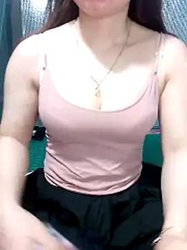 LeanaLy online show from May 14, 2026, 1:02 am