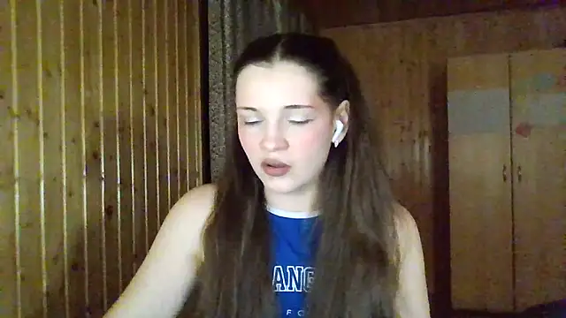 AmeliieLaFleur online show from February 4, 2026, 7:42 pm