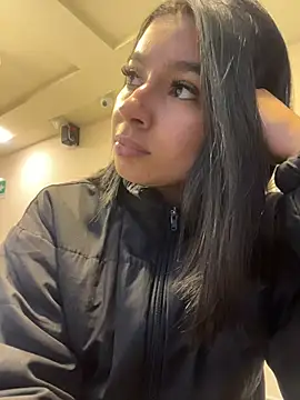 Snapshot of AlyssaRay chatting on June 20, 2026, 12:43 pm AlyssaRay online show from June 20, 2026, 12:43 pm