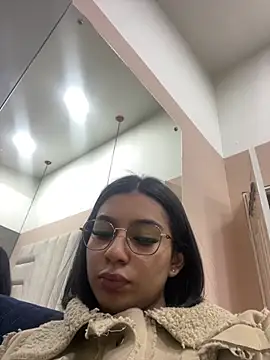 AlyssaRay online show from May 2, 2026, 12:32 pm