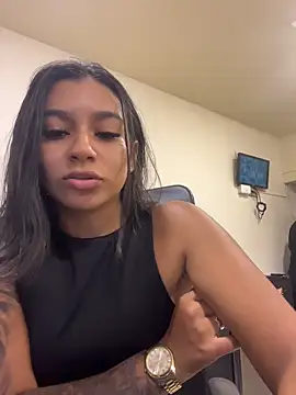 Snapshot of AlyssaRay chatting on May 19, 2026, 4:36 pm AlyssaRay online show from May 19, 2026, 4:36 pm