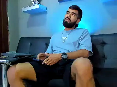 black kameron  online show from November 11, 2025, 5:08 pm