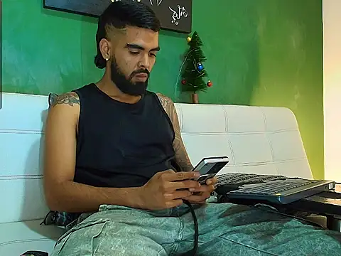 black kameron  online show from November 26, 2025, 2:11 am