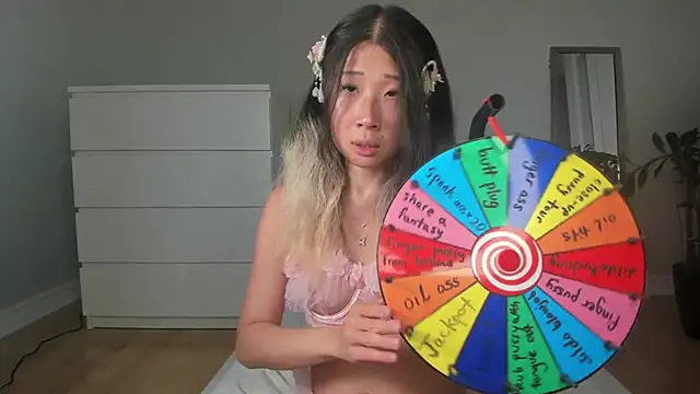 Jiwooe online show from June 22, 2026, 12:38 am