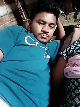 Snapshot of GlossyDare1823 chatting on March 13, 2026, 8:19 am GlossyDare1823 online show from March 13, 2026, 8:19 am