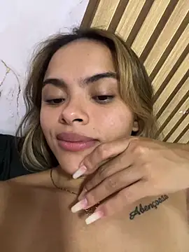 safadinhaquenteW online show from November 17, 2025, 4:00 pm