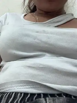 Linh sexyy online show from April 22, 2026, 2:13 pm