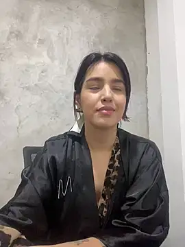 1evelinewood online show from March 12, 2025, 8:20 pm