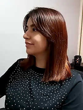 Snapshot of 1evelinewood chatting on February 17, 2026, 1:19 pm 1evelinewood online show from February 17, 2026, 1:19 pm