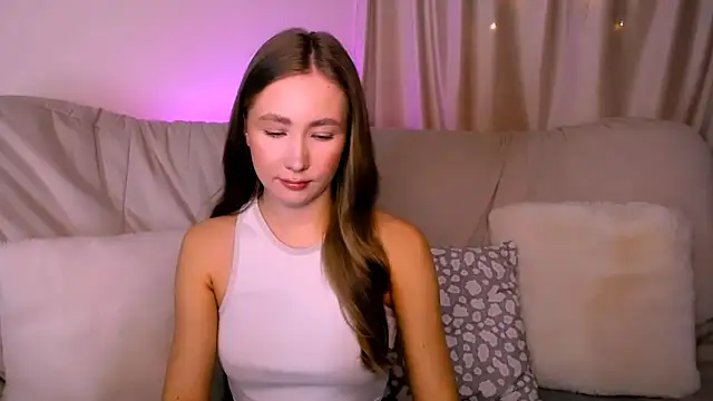 EllyColins online show from March 6, 2026, 3:23 am