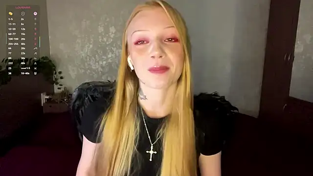 Iamlylu online show from October 31, 2025, 5:26 am