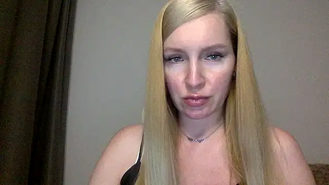 Snapshot of Neralith chatting on August 4, 2026, 6:34 pm Neralith online show from August 4, 2026, 6:34 pm