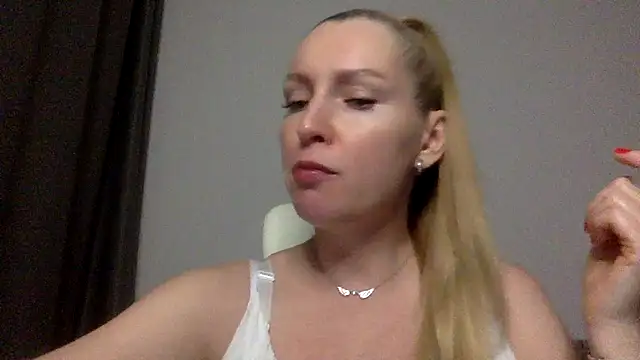 Snapshot of Neralith chatting on August 2, 2026, 6:05 pm Neralith online show from August 2, 2026, 6:05 pm