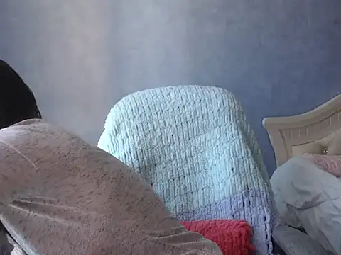 LuckyLisa23 online show from April 27, 2026, 9:07 am
