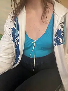 KittieCreme online show from June 19, 2026, 10:10 am