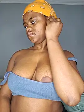 Snapshot of certifiedhottie2025 chatting on June 19, 2026, 7:14 am certifiedhottie2025 online show from June 19, 2026, 7:14 am