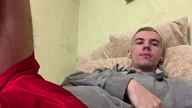 Jeremy1Scott online show from July 10, 2026, 5:18 am