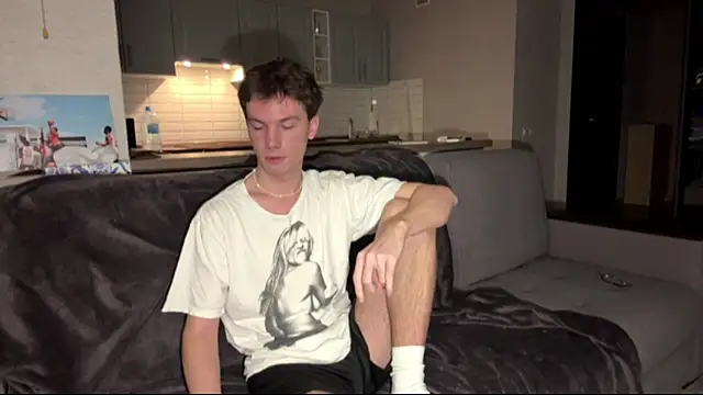 Jeremy1Scott online show from November 3, 2025, 3:34 am