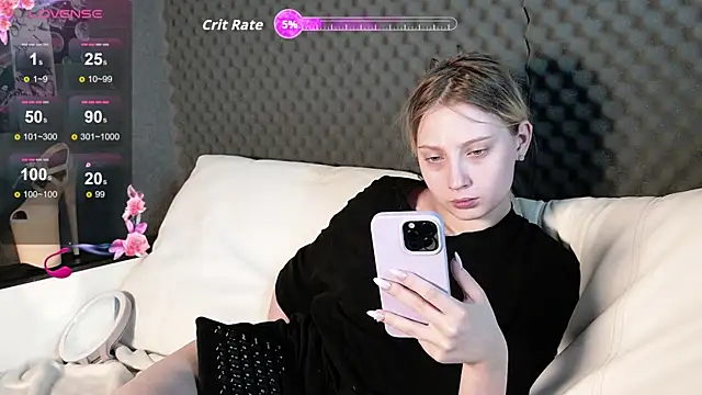 Fluffy Cloude online show from May 6, 2026, 6:39 am
