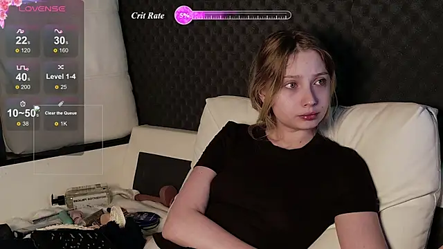 Fluffy Cloude online show from June 28, 2026, 1:56 am