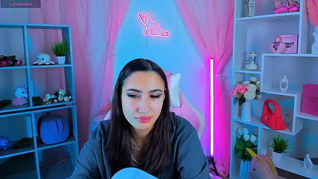 RebeckaThornton online show from November 3, 2025, 9:57 am