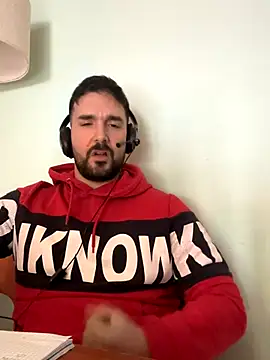 ReDiBastoni90 online show from November 4, 2025, 9:35 am