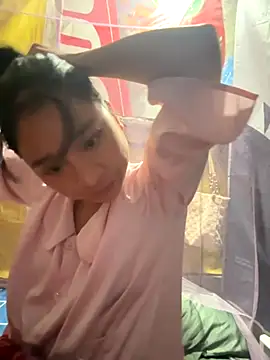 Linh-xxx online show from October 15, 2025, 10:51 pm