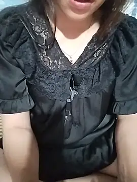 Snapshot of -Paige- chatting on June 21, 2026, 12:55 pm -Paige- online show from June 21, 2026, 12:55 pm