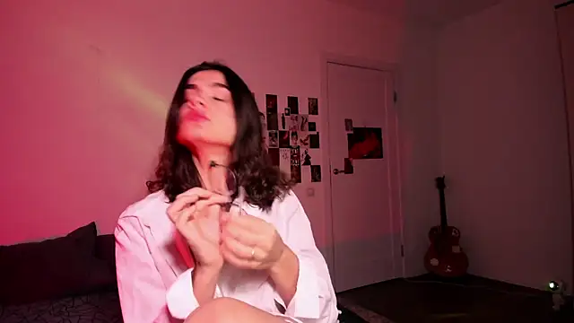 nightfloatt online show from November 28, 2025, 12:38 pm