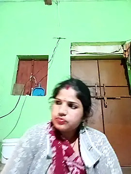 Karishma cute online show from February 2, 2026, 4:06 pm