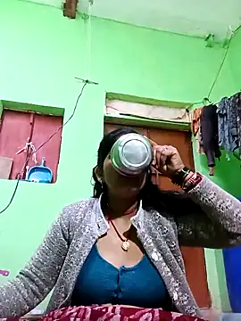 Karishma cute online show from February 4, 2026, 2:06 am