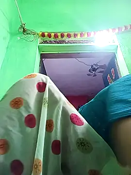 Karishma cute online show from November 4, 2025, 7:12 am