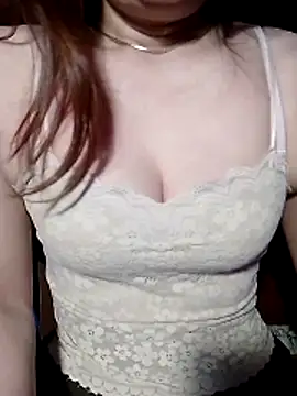 Snapshot of YiyinLy chatting on June 17, 2026, 9:14 pm YiyinLy online show from June 17, 2026, 9:14 pm