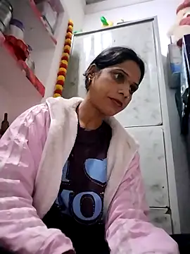 Nitya hot online show from November 24, 2025, 4:18 pm