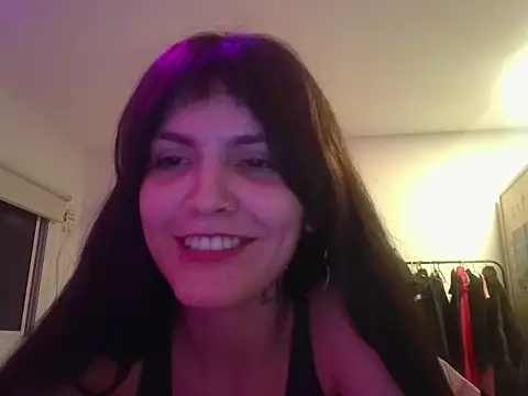 miapink33 online show from October 22, 2025, 2:00 am