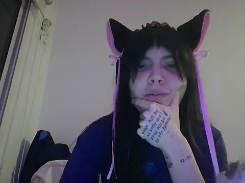 miapink33 online show from November 7, 2025, 2:49 am