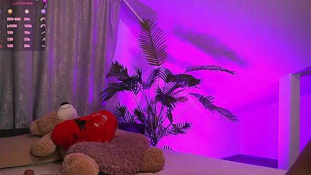 TenderSin online show from May 6, 2026, 1:53 am