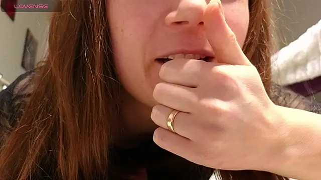 Amy  Leee  online show from March 23, 2026, 5:24 pm