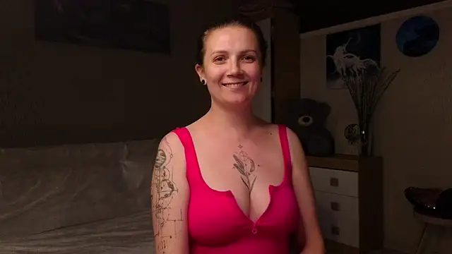 Amy  Leee  online show from May 12, 2026, 7:20 pm