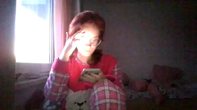 LuckySLove online show from April 6, 2026, 6:09 pm