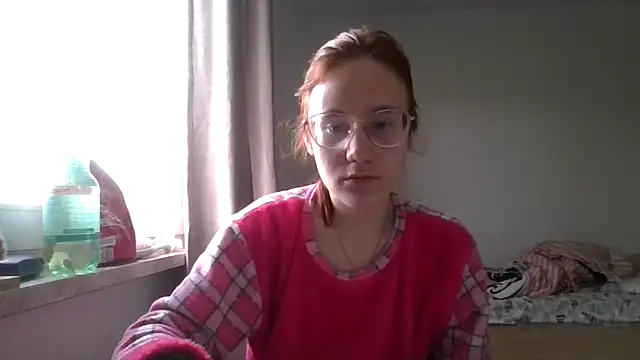 LuckySLove online show from April 5, 2026, 2:35 pm