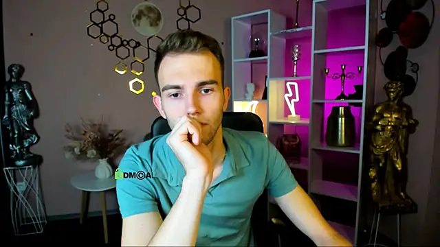 astren villo online show from December 20, 2025, 8:12 pm