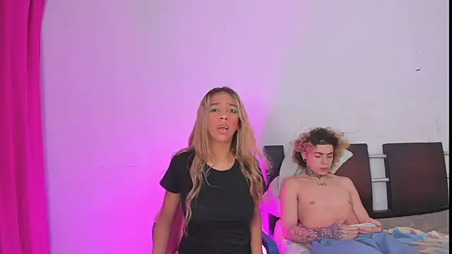 Snapshot of lily_and_wan chatting on February 20, 2026, 12:51 pm lily and wan online show from February 20, 2026, 12:51 pm