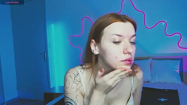 MeganNewCat online show from December 1, 2025, 1:34 pm