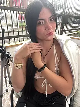 PamelaJonsom  online show from April 28, 2026, 2:32 pm