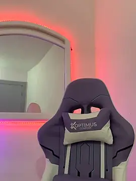 La-Gatiita-trans online show from November 18, 2025, 3:59 pm