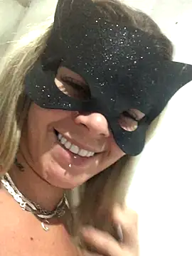 Snapshot of FaixaRosa11 chatting on October 17, 2025, 9:27 pm FaixaRosa11 online show from October 17, 2025, 9:27 pm