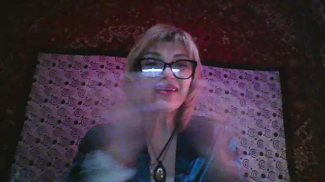 Lia Ray online show from December 13, 2025, 8:04 pm