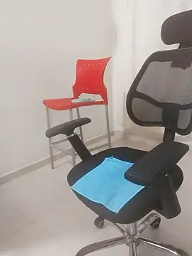 BenhtenBlack25 online show from January 15, 2026, 5:11 am